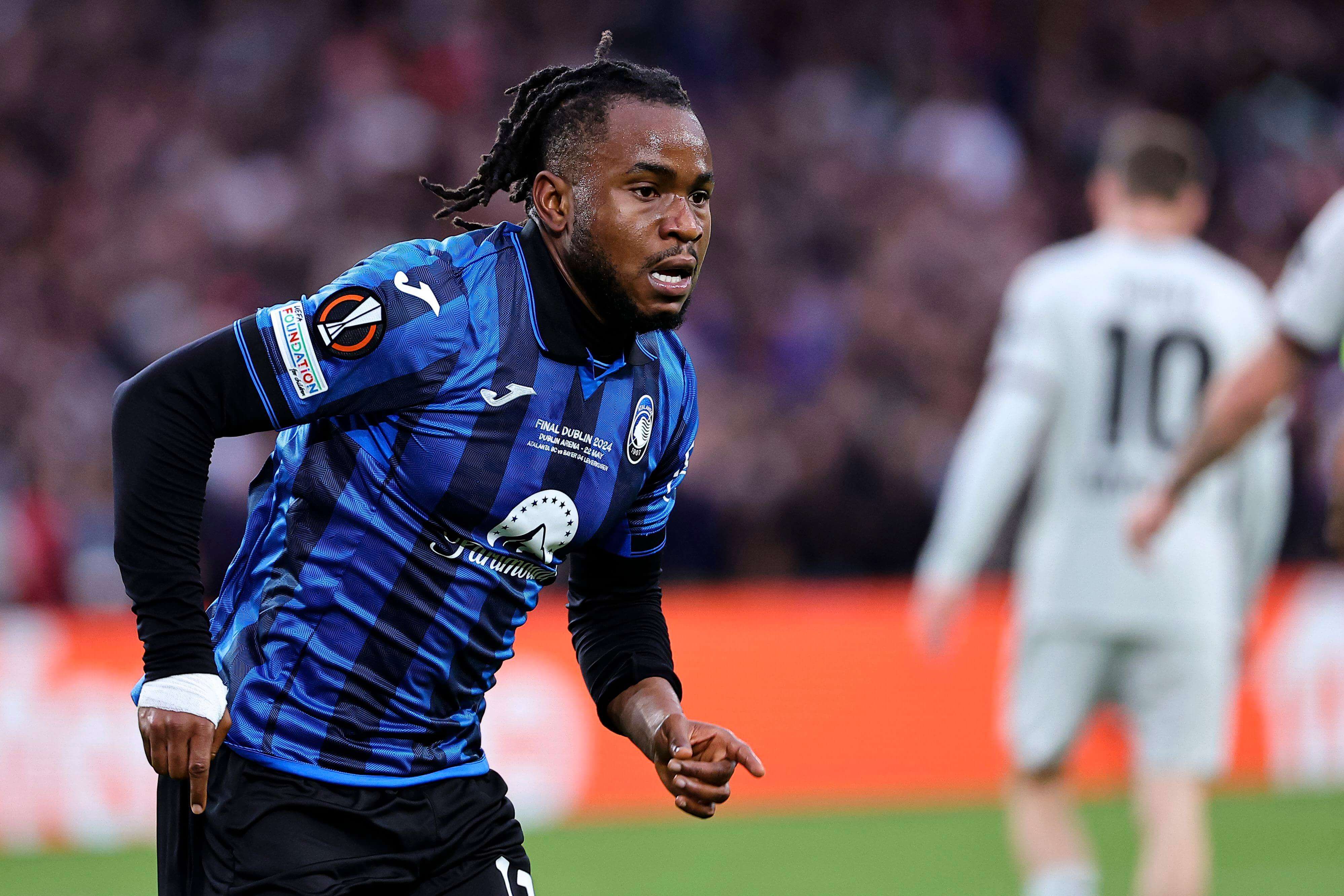 Ademola Lookman celebra un gol en la final de la Europa League.