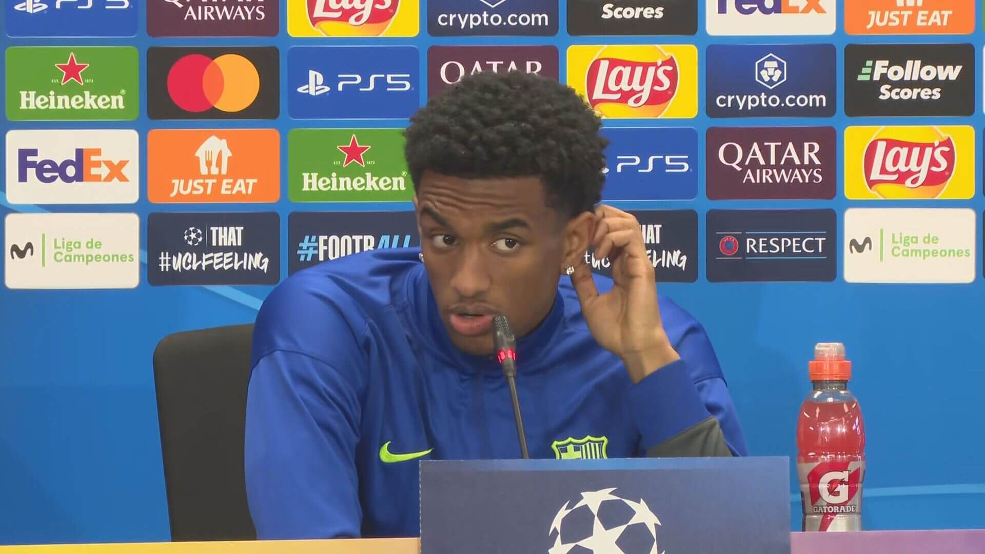  Alejandro Balde en la rueda de prensa