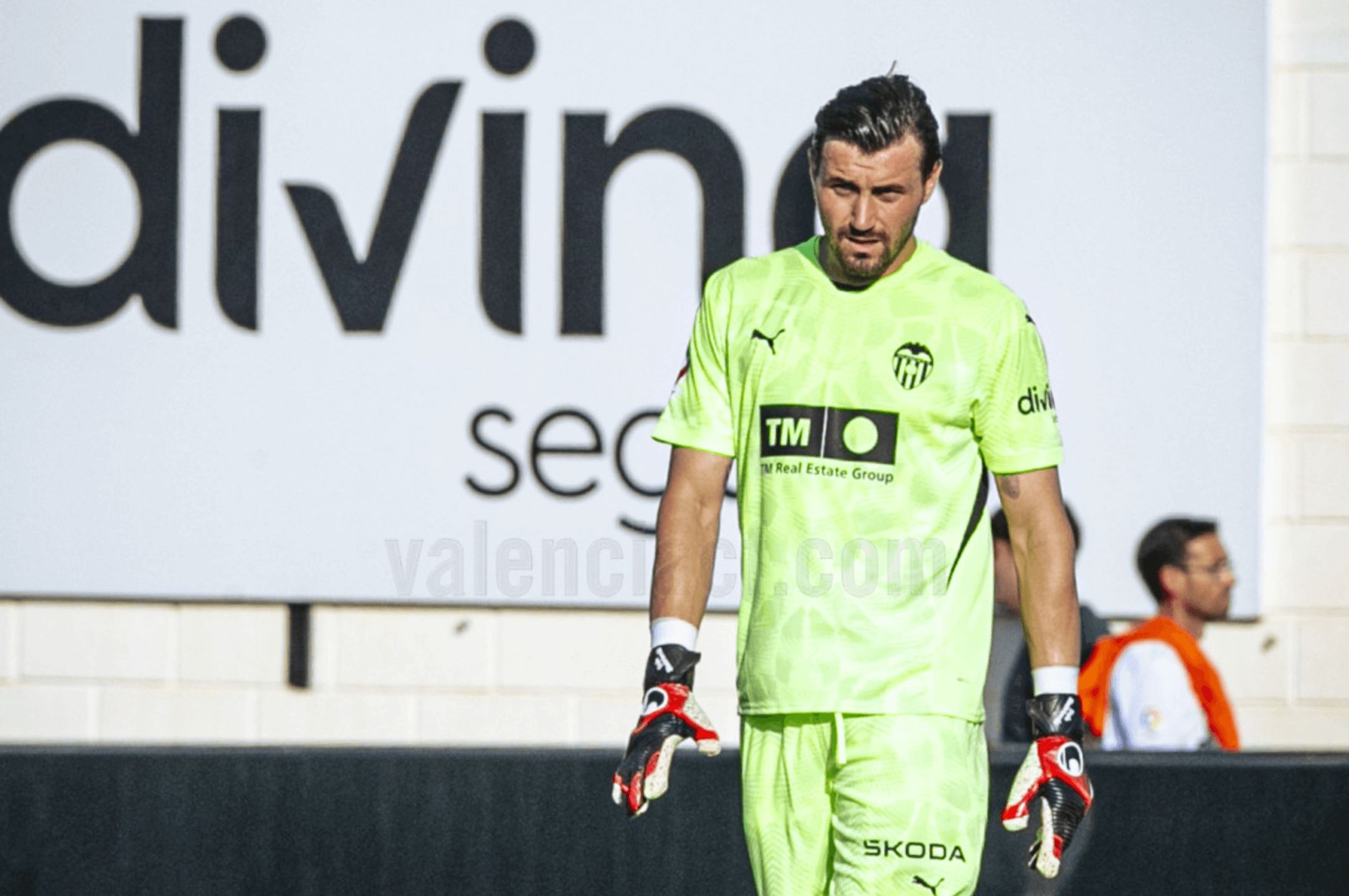 Stole Dimitrievski, ante el Levante UD.