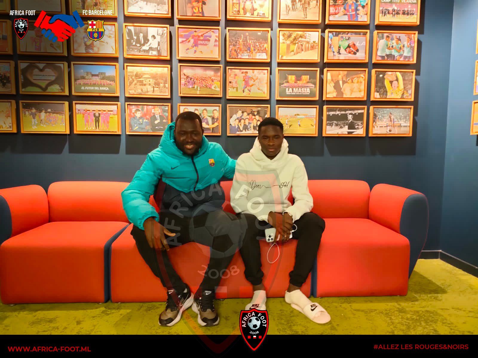  Su academia de fútbol en Mali publicó varias fotografías de su visita a la Ciudad Deportiva del Barça.