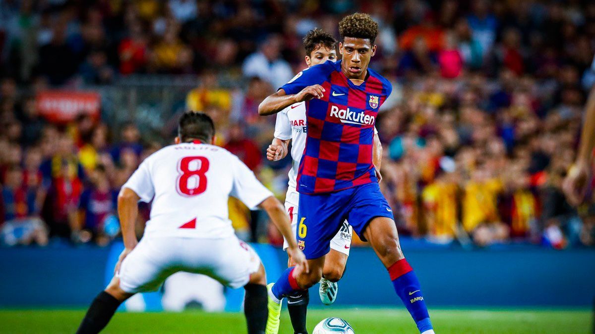  Todibo no tuvo suerte en el Barcelona y solo disputó cinco partidos.