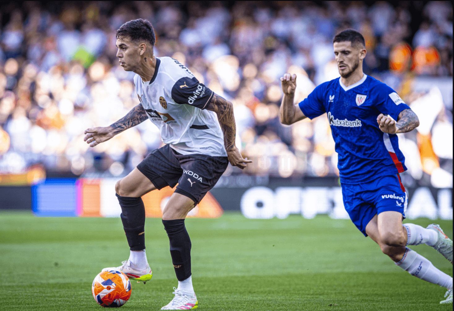 Mestalla le pidió a Enzo Barrenechea que se quede ante Unai Emery.