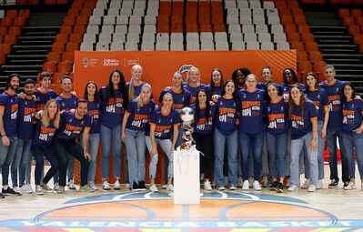  Valencia Basket Femenino celebra la Copa de la Reina