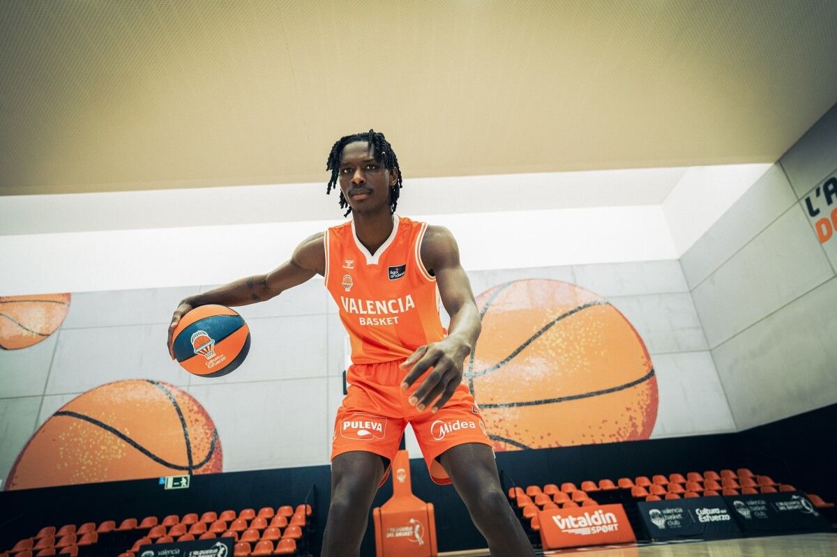  Valencia Basket presenta su nueva piel naranja para estrenar el Roig Arena