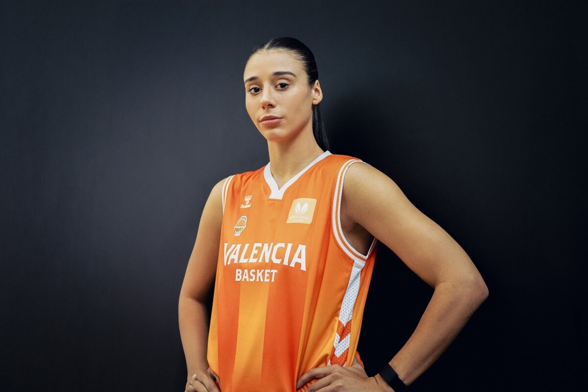  Valencia Basket presenta su nueva piel naranja para estrenar el Roig Arena