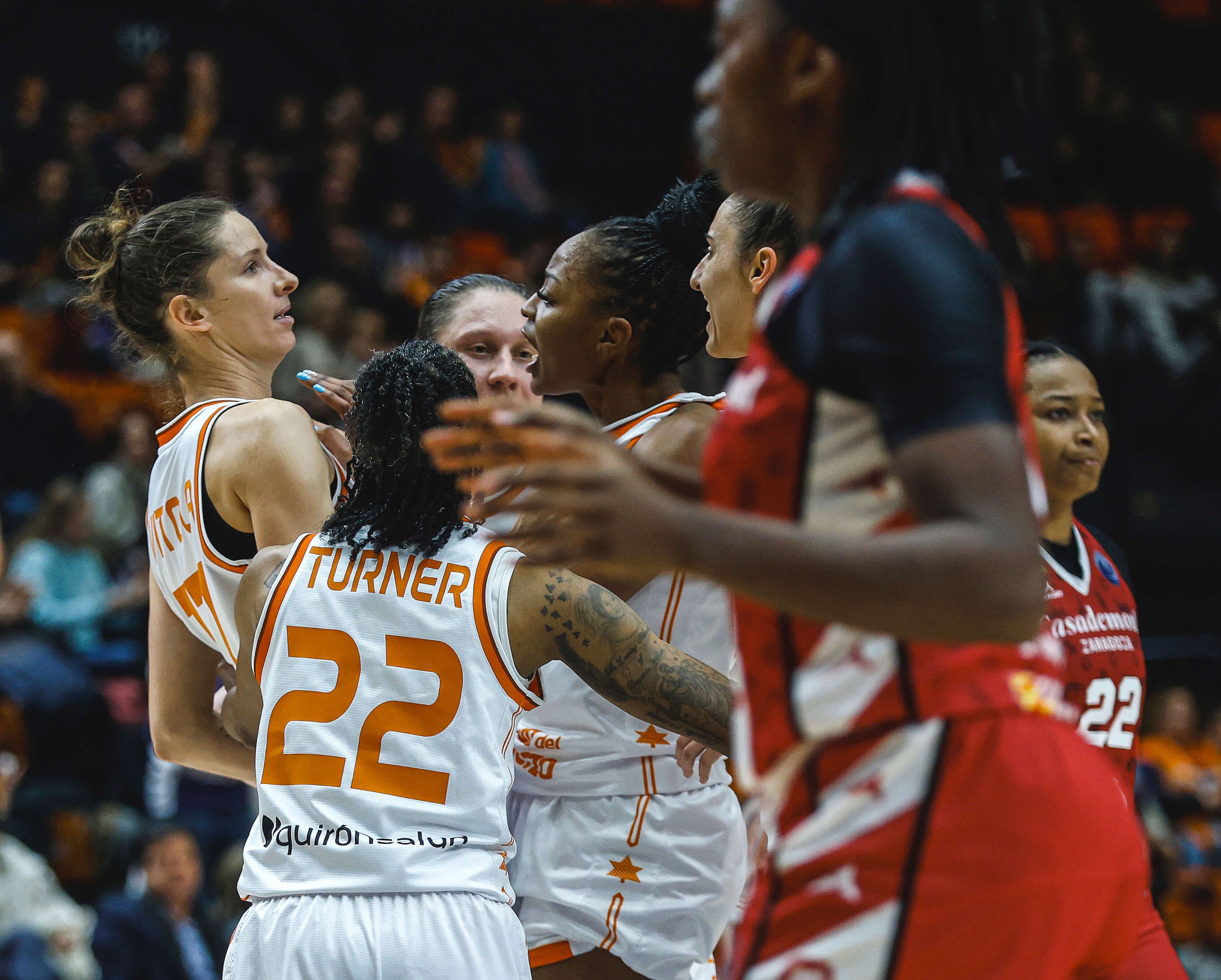 Valencia Basket se lleva un reñido pulso de Euroliga con Casademont Zaragoza (90-82)