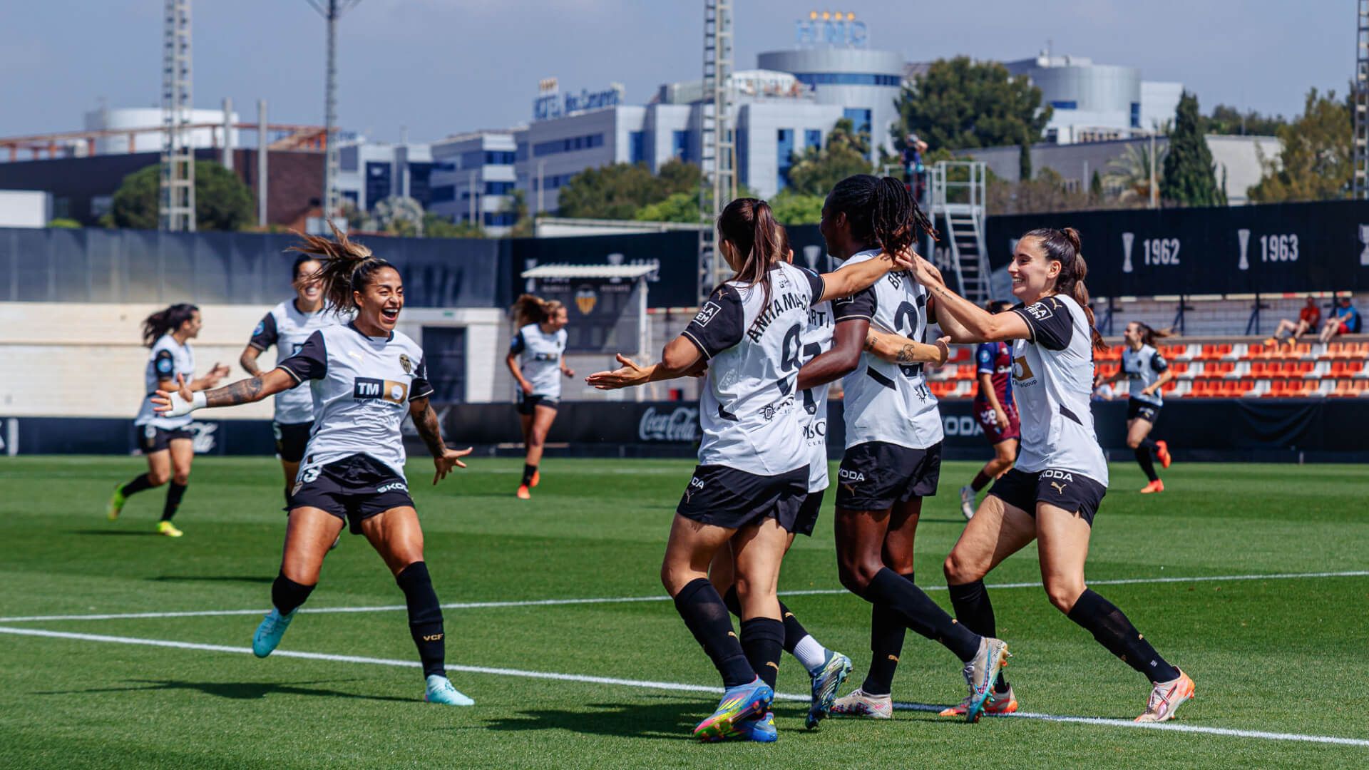  Valencia CF Femenino celebra el gol