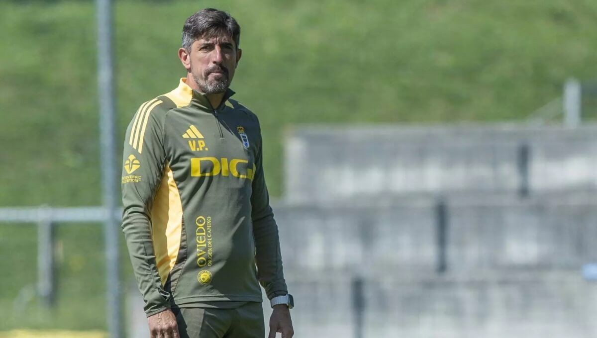  Veljko Paunovic, en un entrenamiento en El Requexón.