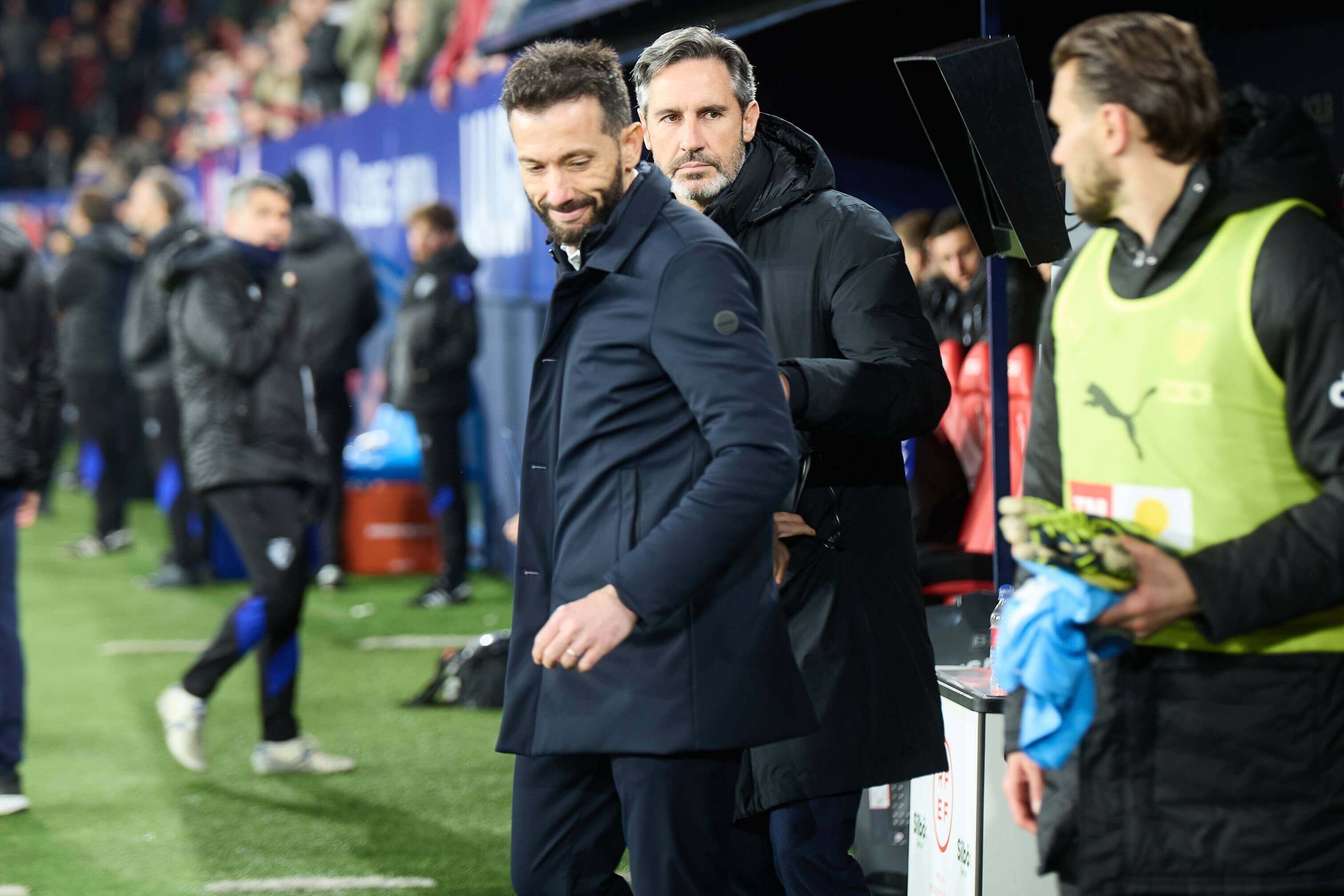  Vicente Moreno y Carlos Corberán, tras saludarse antes del Osasuna-Valencia.