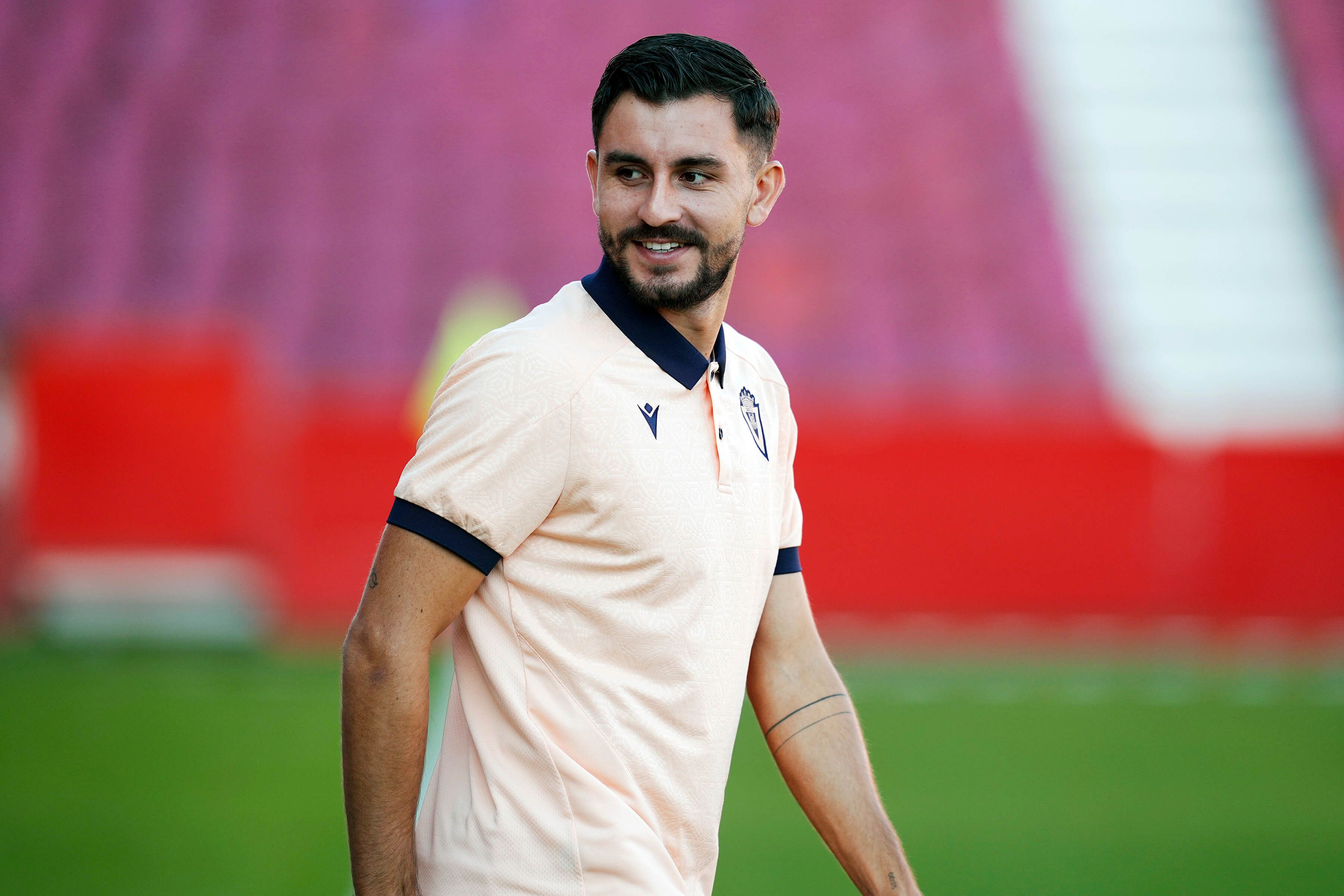  Víctor Chust, en la previa de un partido del Cádiz.