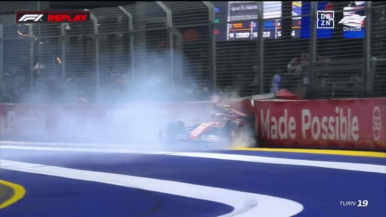  Carlos Sainz impacta contra las protecciones (DAZN)
