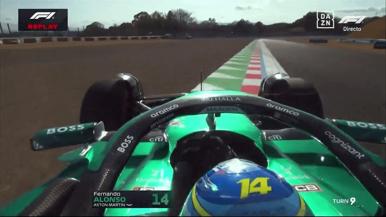 El error de Fernando Alonso pisando fuera de pista en plena vuelta (DAZN)