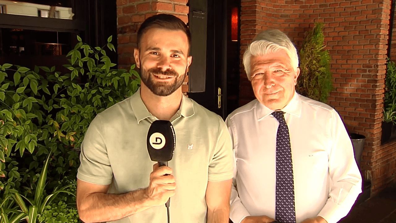 Enrique Cerezo junto a Toni Fabra (ElDesmarque)