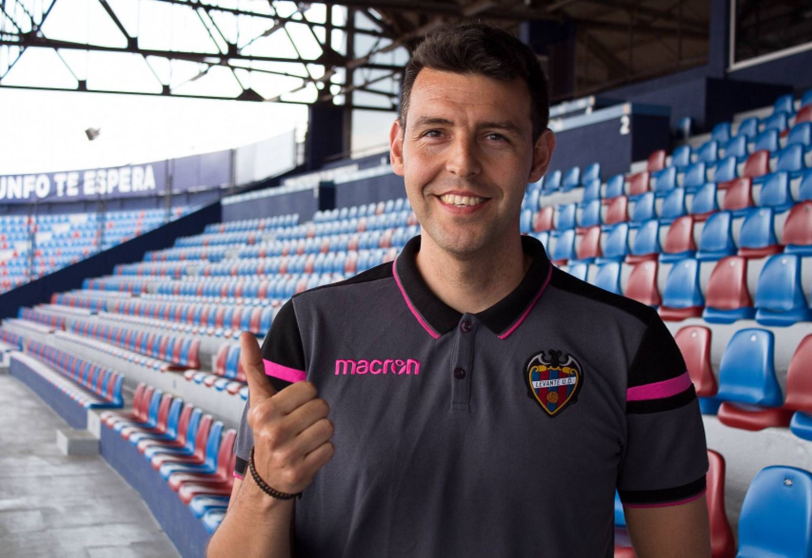 Sergio Navarro, durante su etapa en el Levante UD