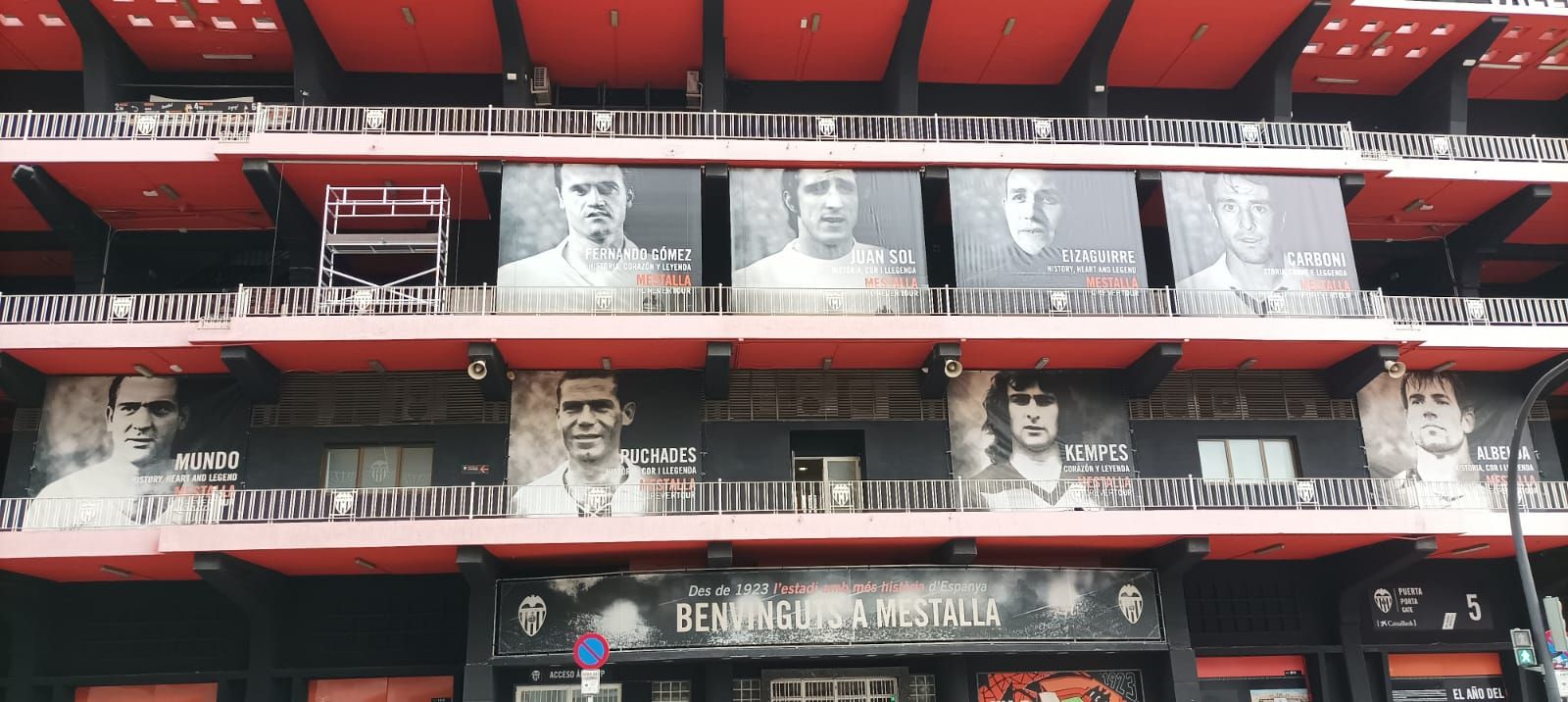  El Valencia CF reubica la lona de David Villa