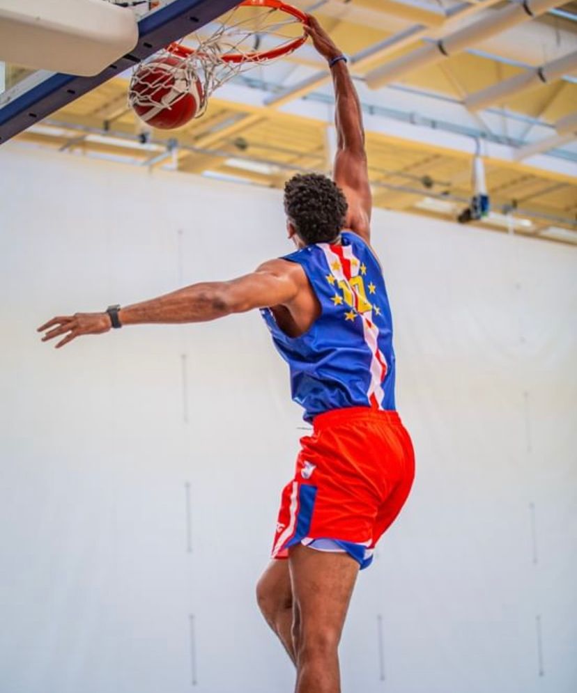  Camiseta azul de Cabo Verde (Redes sociales)