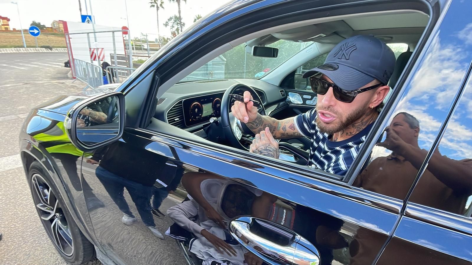  Sergio Ramos, a la salida de la ciudad deportiva tras un entrenamiento del Sevilla.