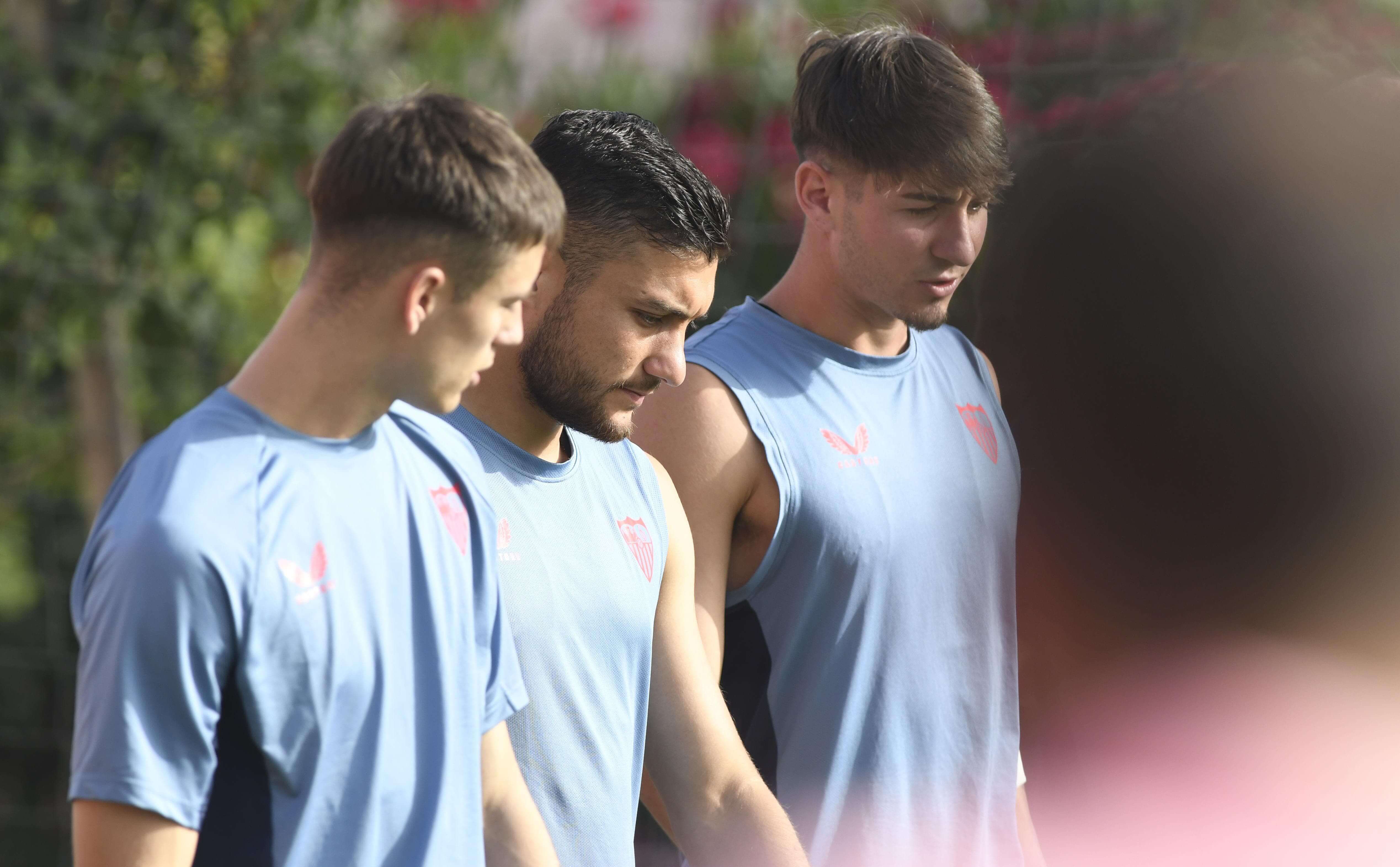  Óscar Rodríguez, en un entrenamiento con el Sevilla