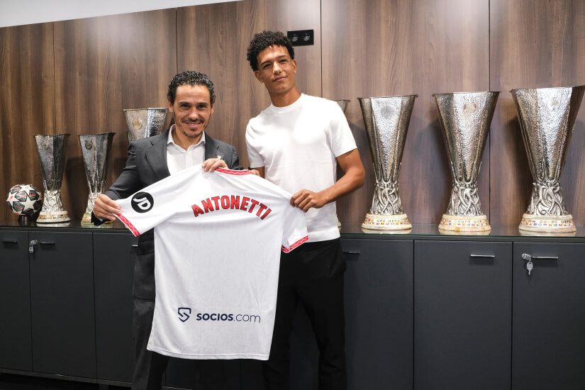  Leandro Antonetti, junto a Del Nido Carrasco.