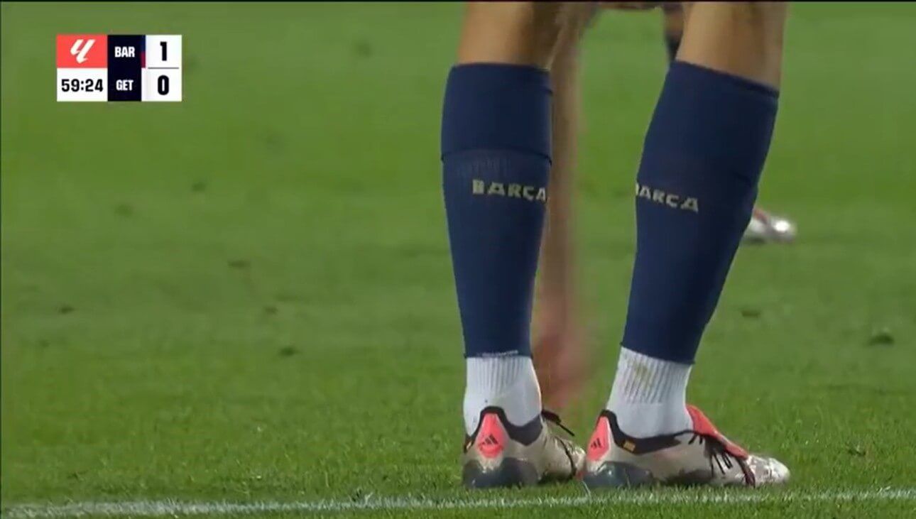  Pau Cubarsí y sus botas (Captura de la retransmisión de Movistar +)