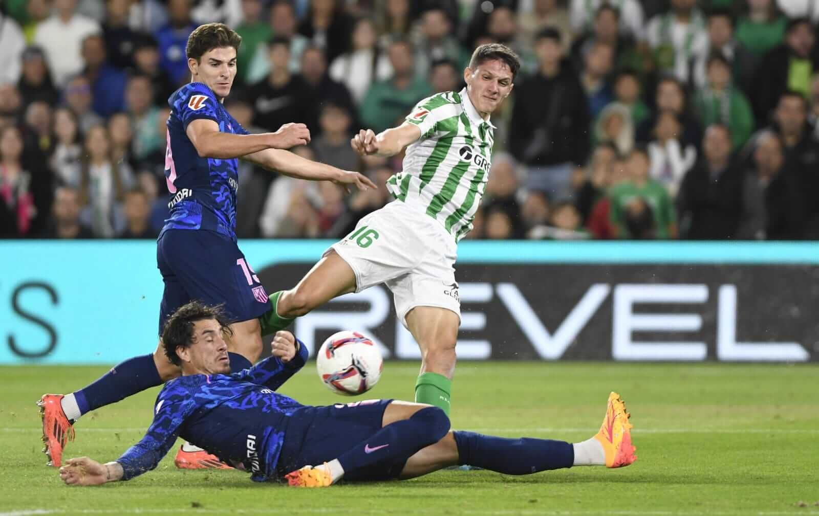 Altimira, contra el Atlético de Madrid.