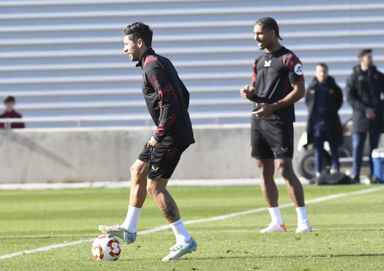 Gonzalo Montiel, en uno de sus últimos entrenamientos con el Sevilla.