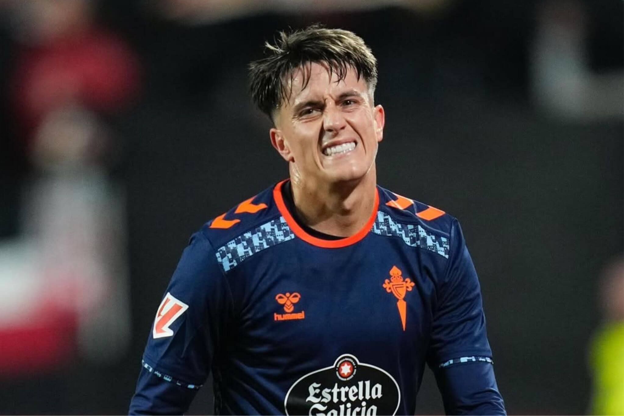  Franco Cervi, en un partido con el Celta.