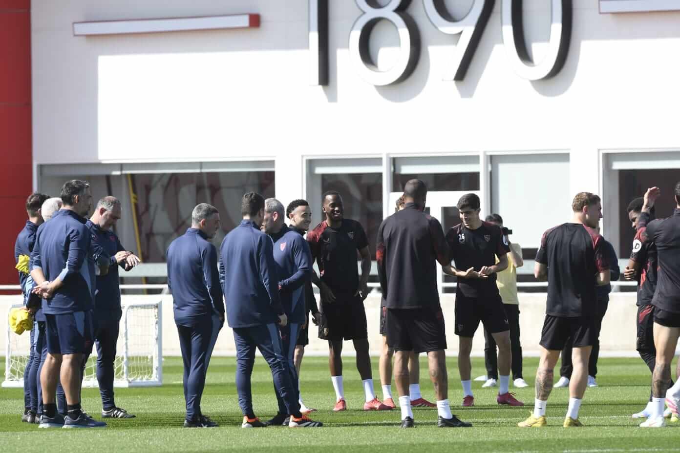  Entrenamiento sevillista de este jueves previo al derbi.