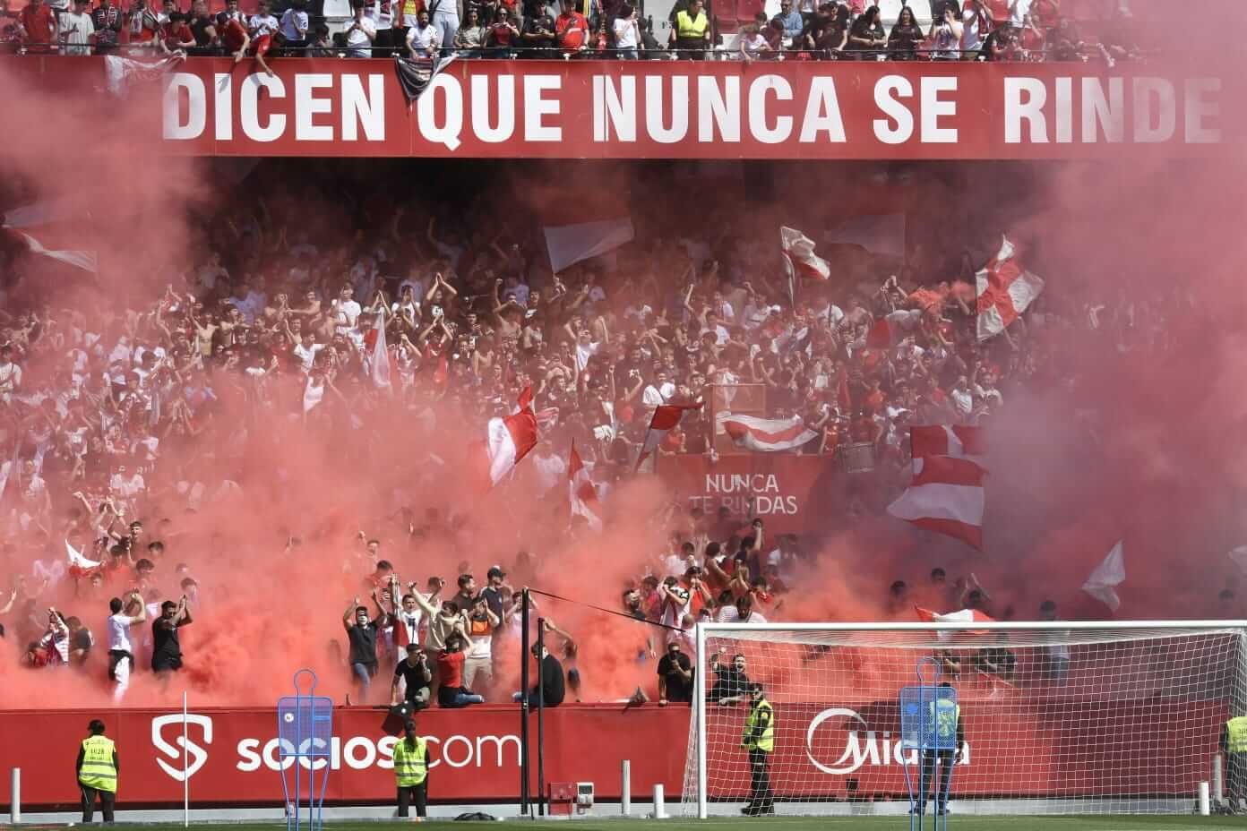 El bengaleo de los ultras del Sevilla