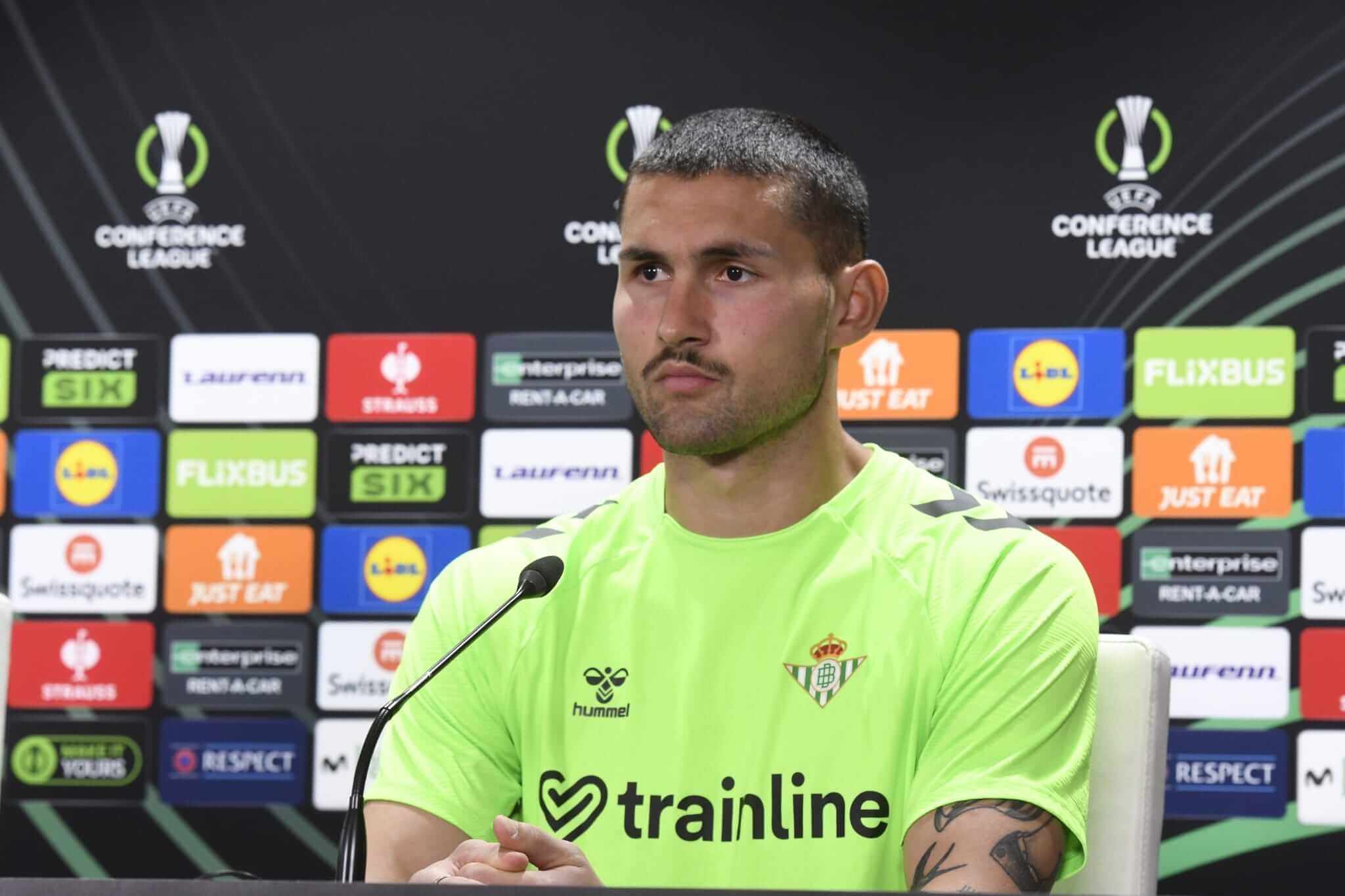 Fran Vieites, en la sala de prensa del Villamarín (Foto: Kiko Hurtado)