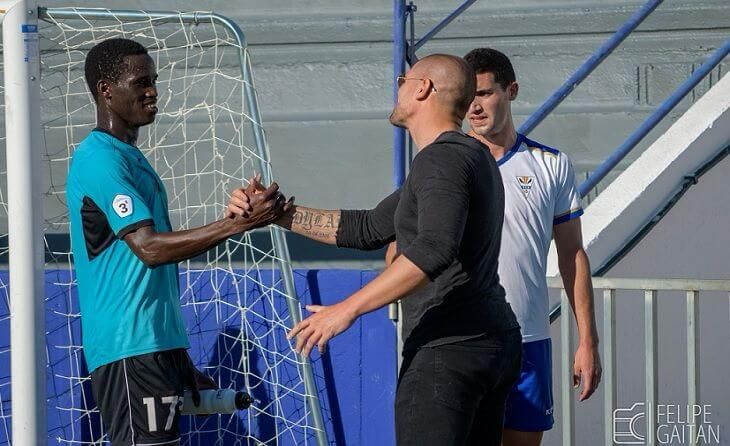  Víctor Valdés y Adilson, en su etapa en la UA Horta