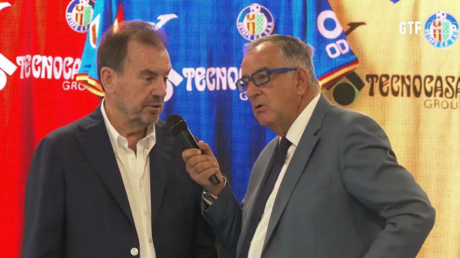 Ángel Torres, en la presentación de las camisetas (imagen: Getafe CF).