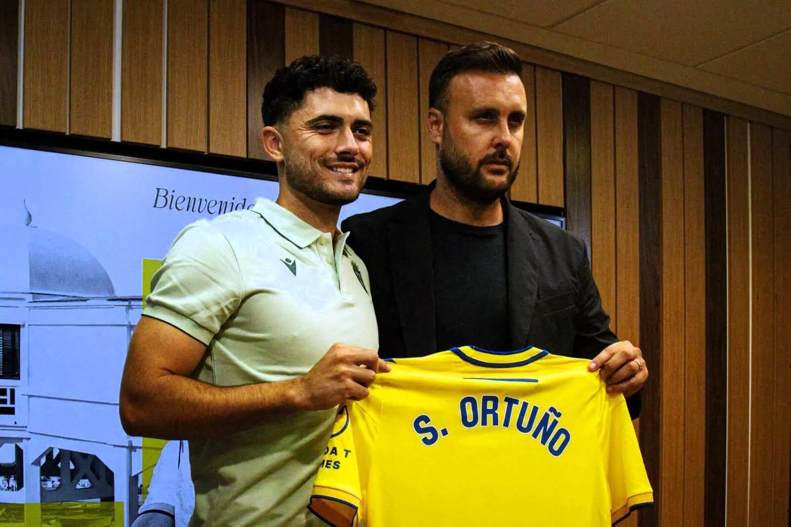 Sergio Ortuño, presentado junto a Juan Cala.