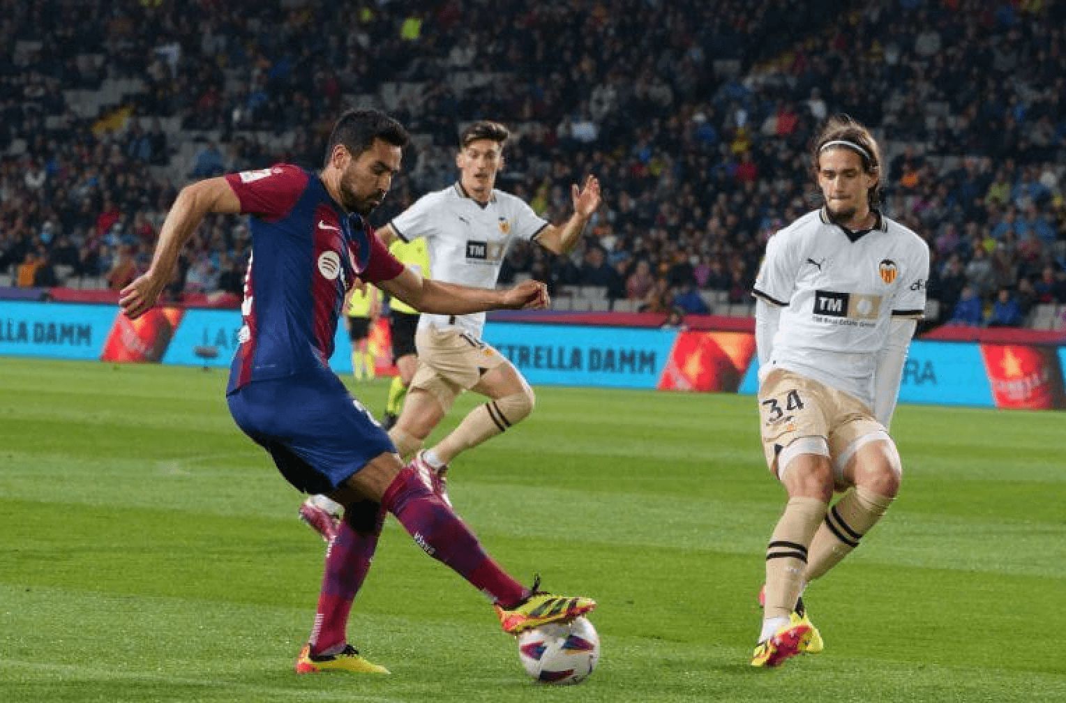  Yarek Gasiorowski ya jugó ante el Barcelona el año pasado allí