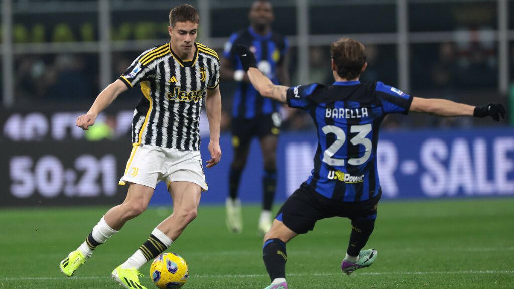  Yildiz y Nicolo Barella en el Inter de Milán - Juventus (Fuente: Cordon Press)