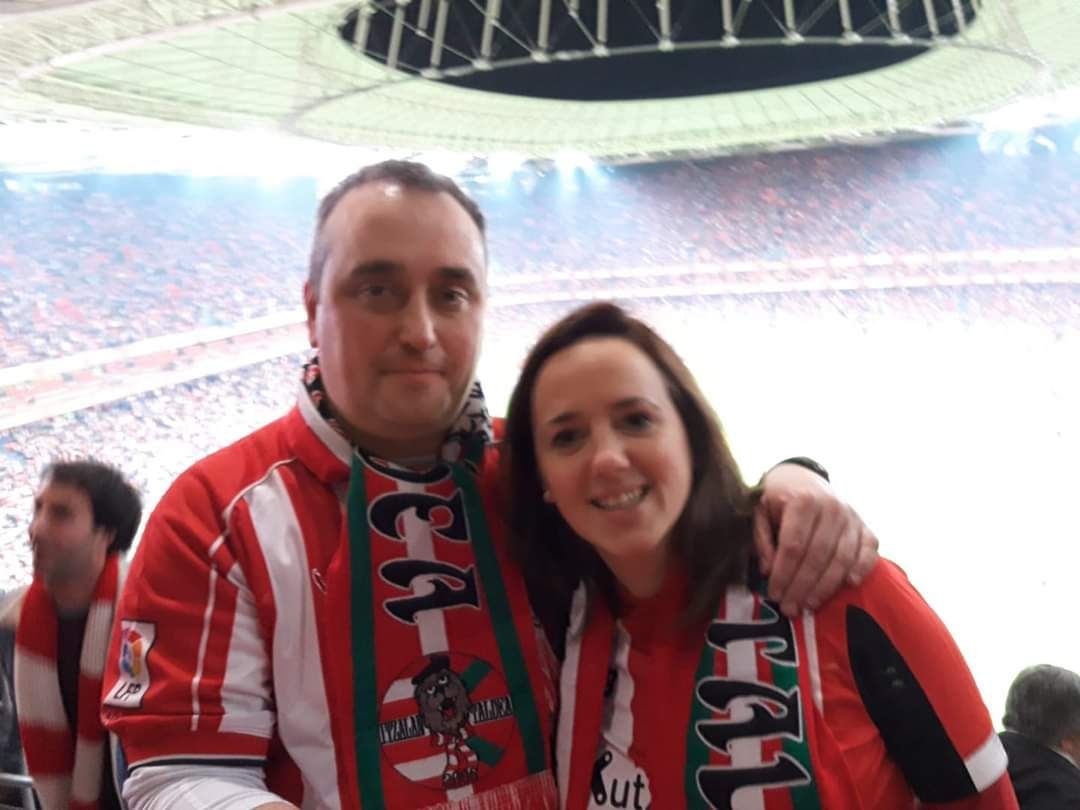  Asier Zarate, de la Peña Athletic Itzalan Taldea, en la grada del campo de San Mamés.