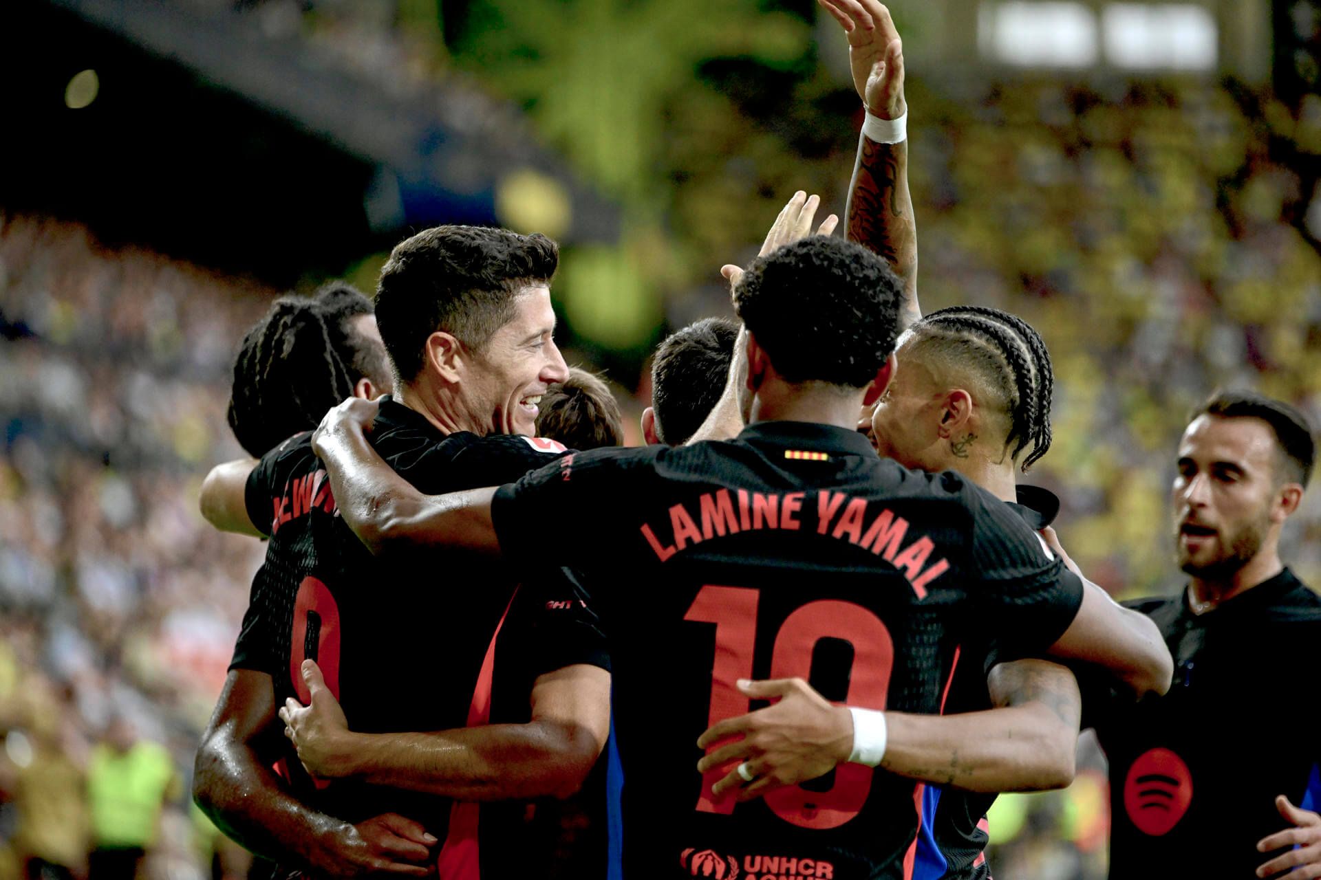 Los jugadores del Barcelona celebran uno de los goles ante el Villarreal (FOTO: EFE).