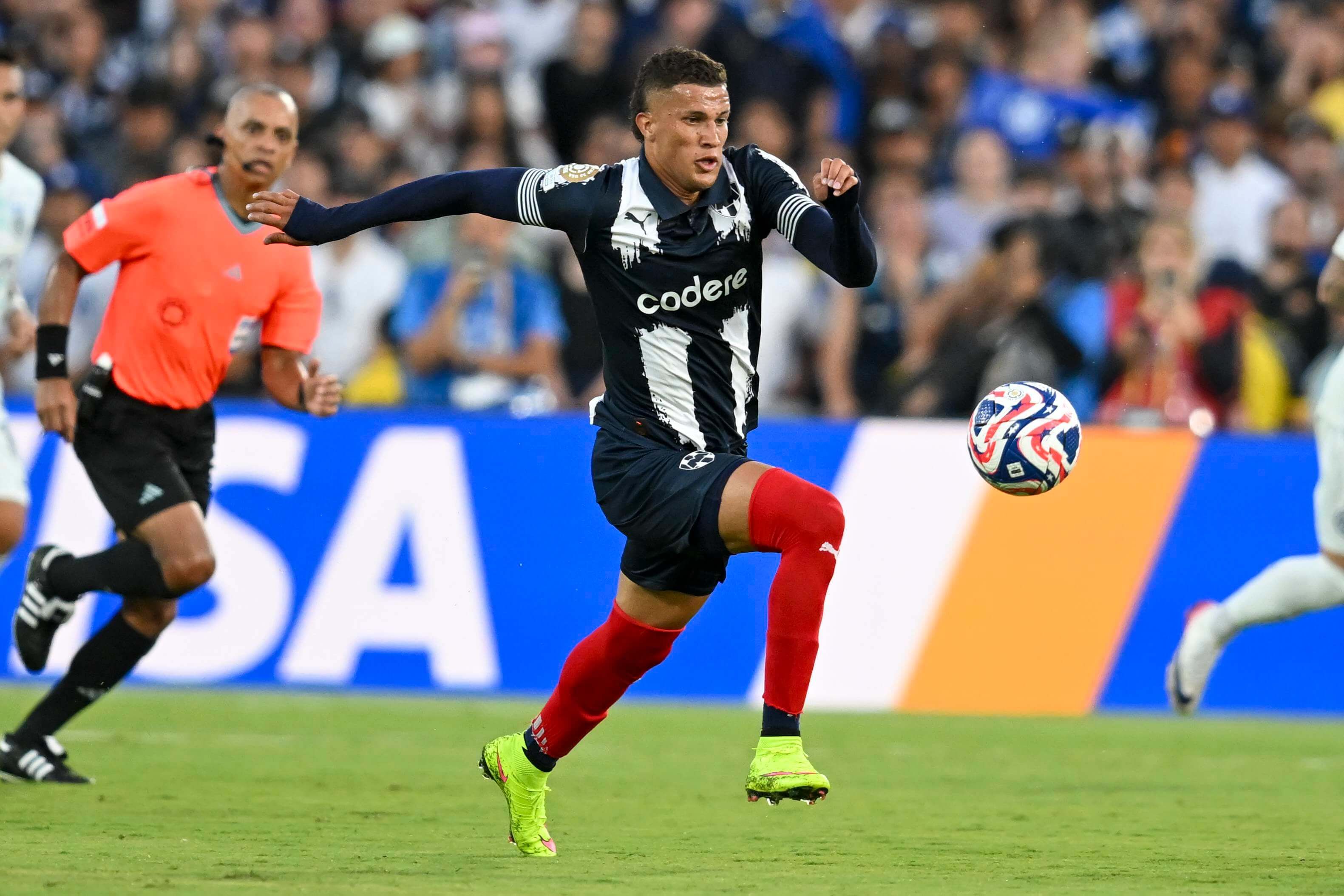 Nelson Deossa, jugando el Mundial de Clubes con Monterrey.
