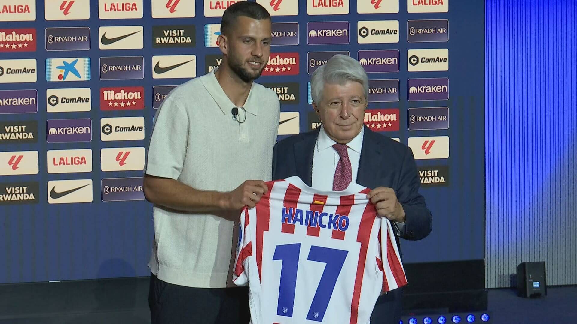 David Hancko jugará en el Atlético de Madrid con el dorsal '17'.