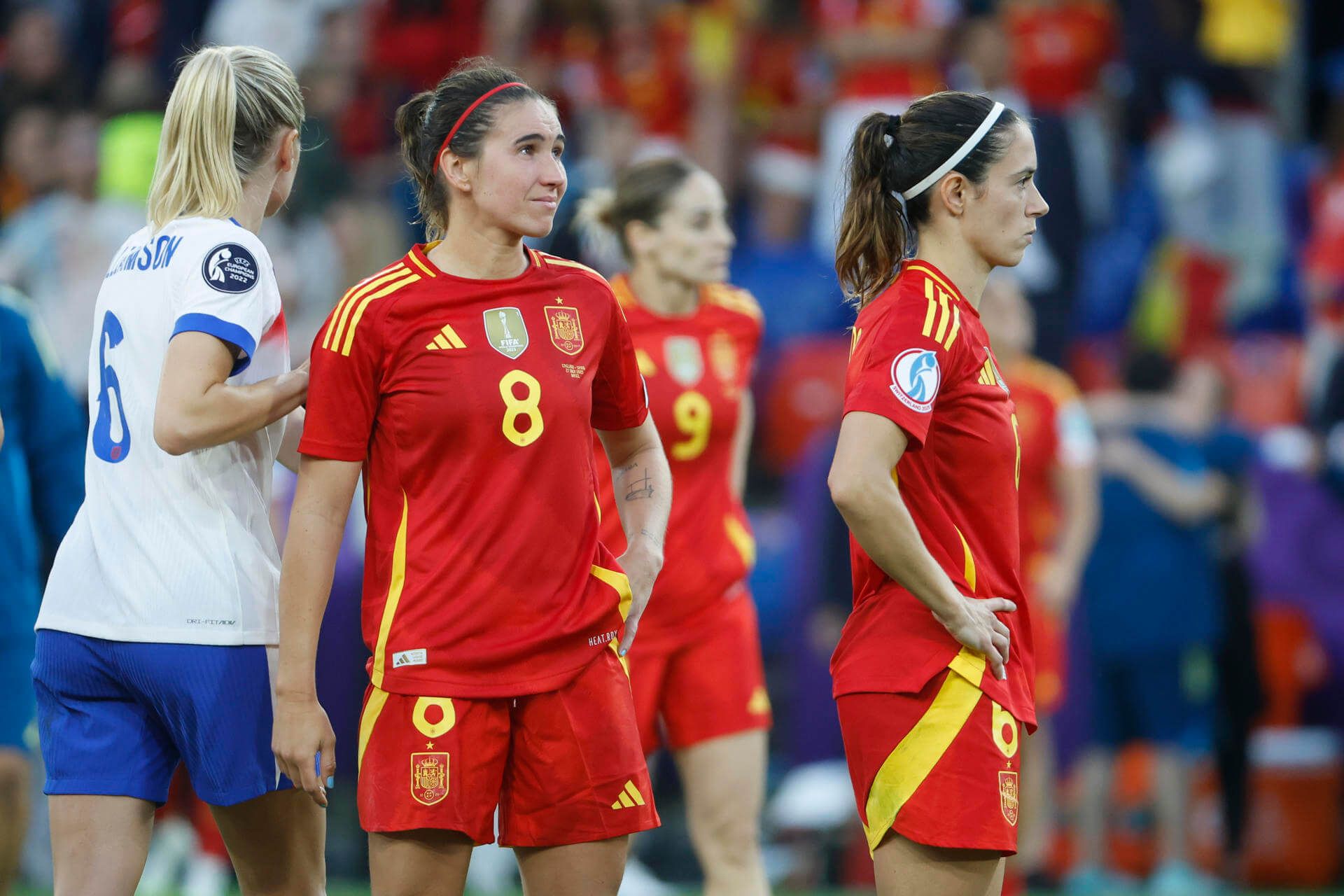 Mariona y Aitana lamentan la derrota en la final (FOTO: EFE).