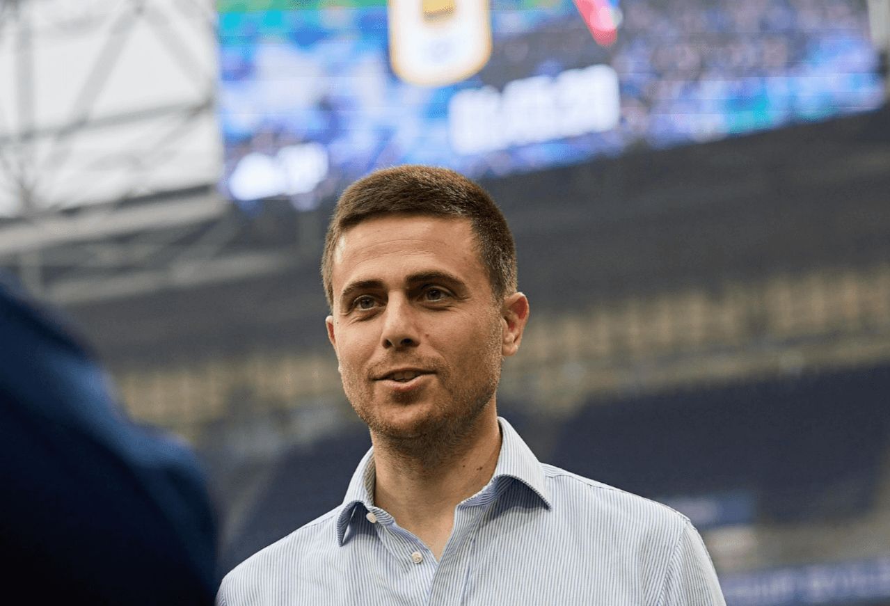  Alessio Lisci en el Carlos Tartiere.