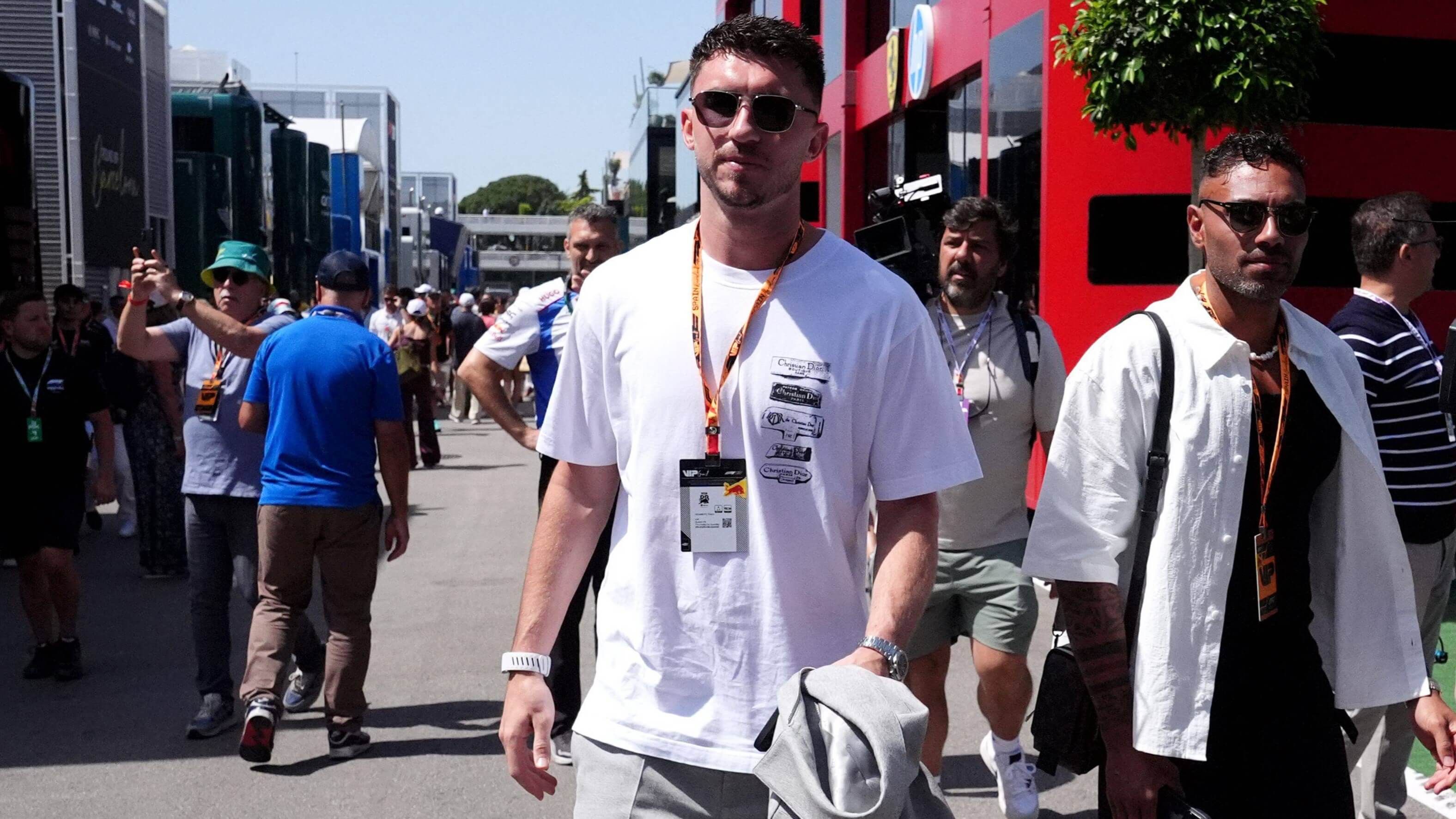 Aymeric Laporte, en el paddock de Red Bull durante el Gran Premio de Barcelona (Foto: CordonPress).