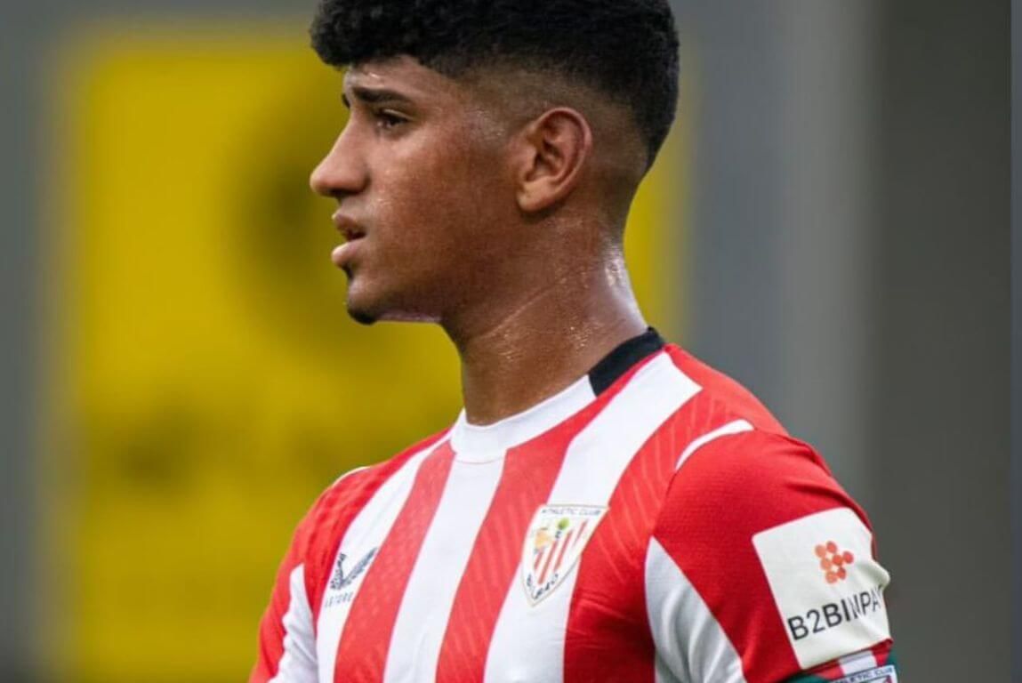 Malcom Adu Ares, capitán en el amistoso ante el Racing en Lasesarre.