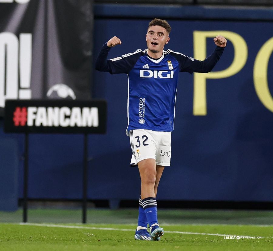  Álex Cardero celebra su gol al Villarreal B la pasada temporada.