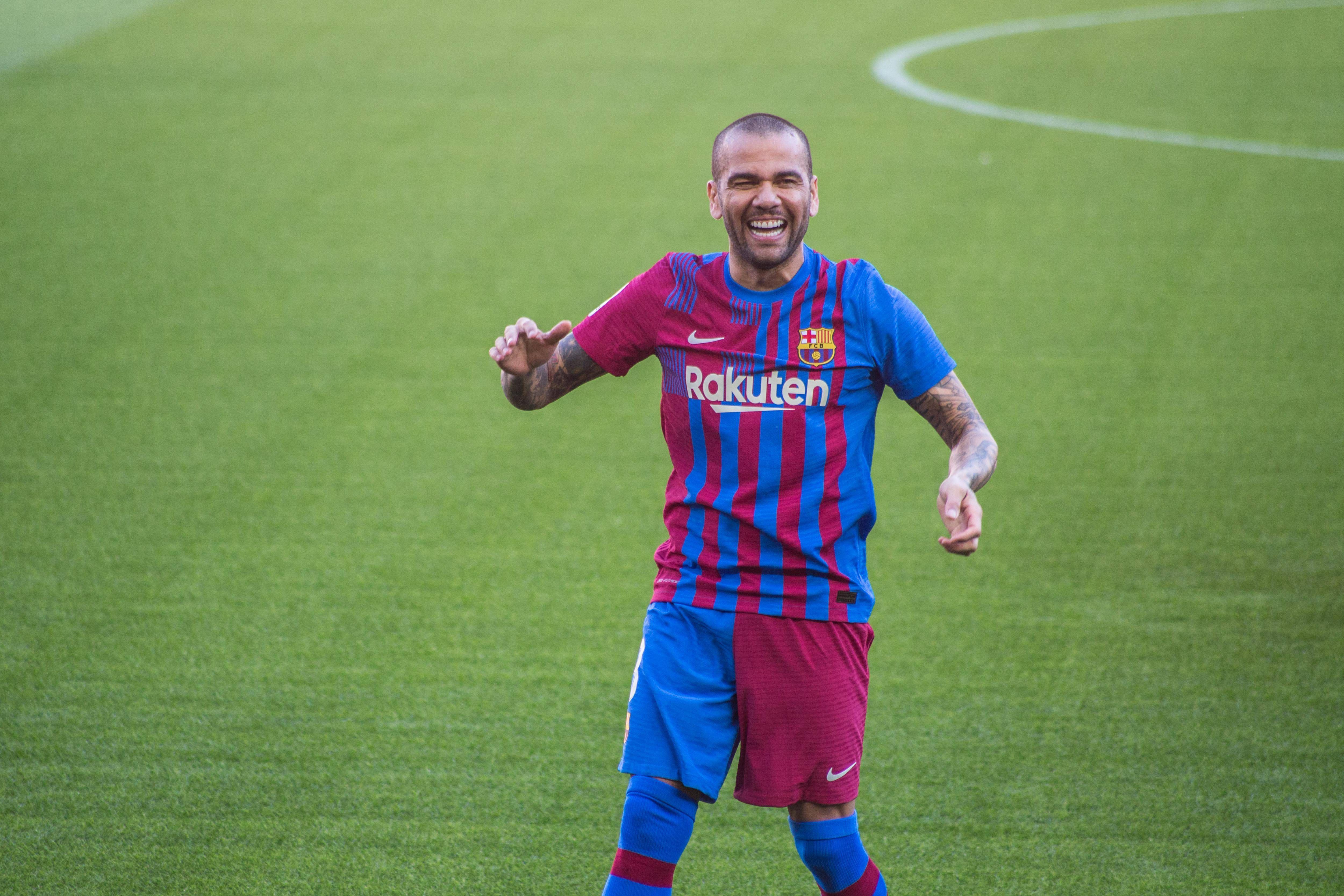 Dani Alves, en su presentación con el Barcelona.