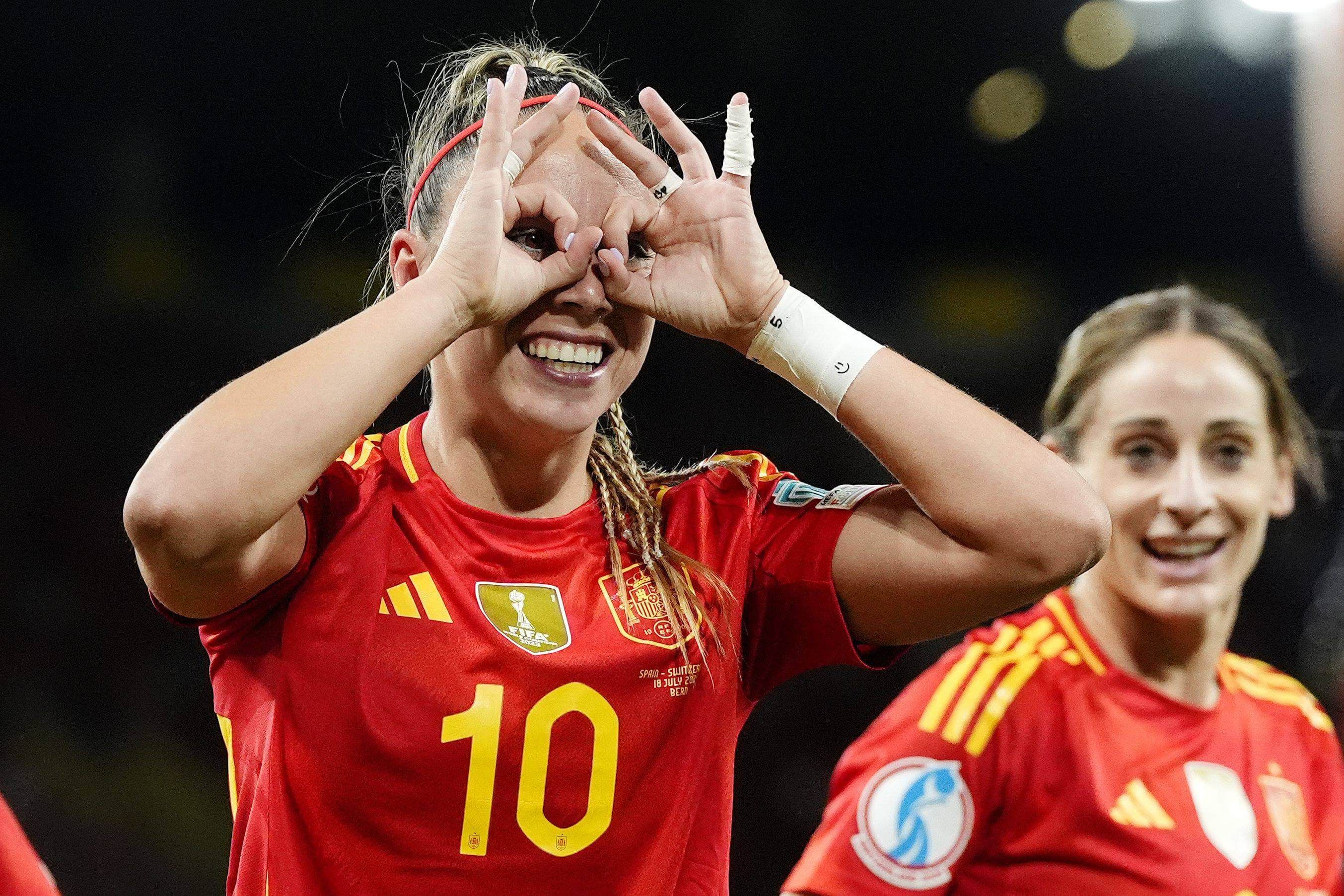 Athenea del Castillo celebra su gol en el España-Suiza de la Eurocopa.