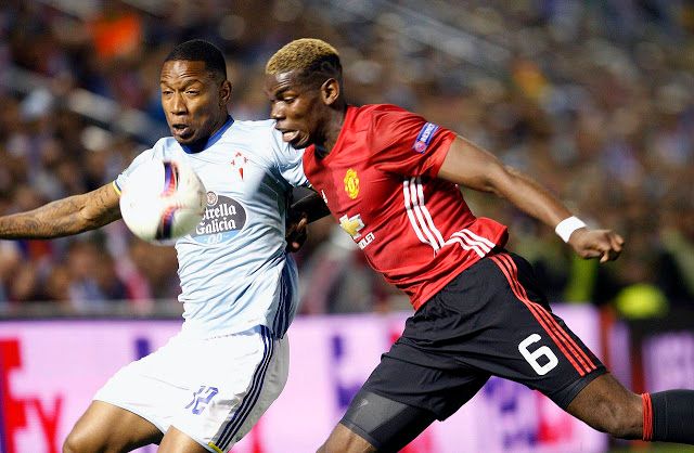  Beauvue ante Paul Pogba.