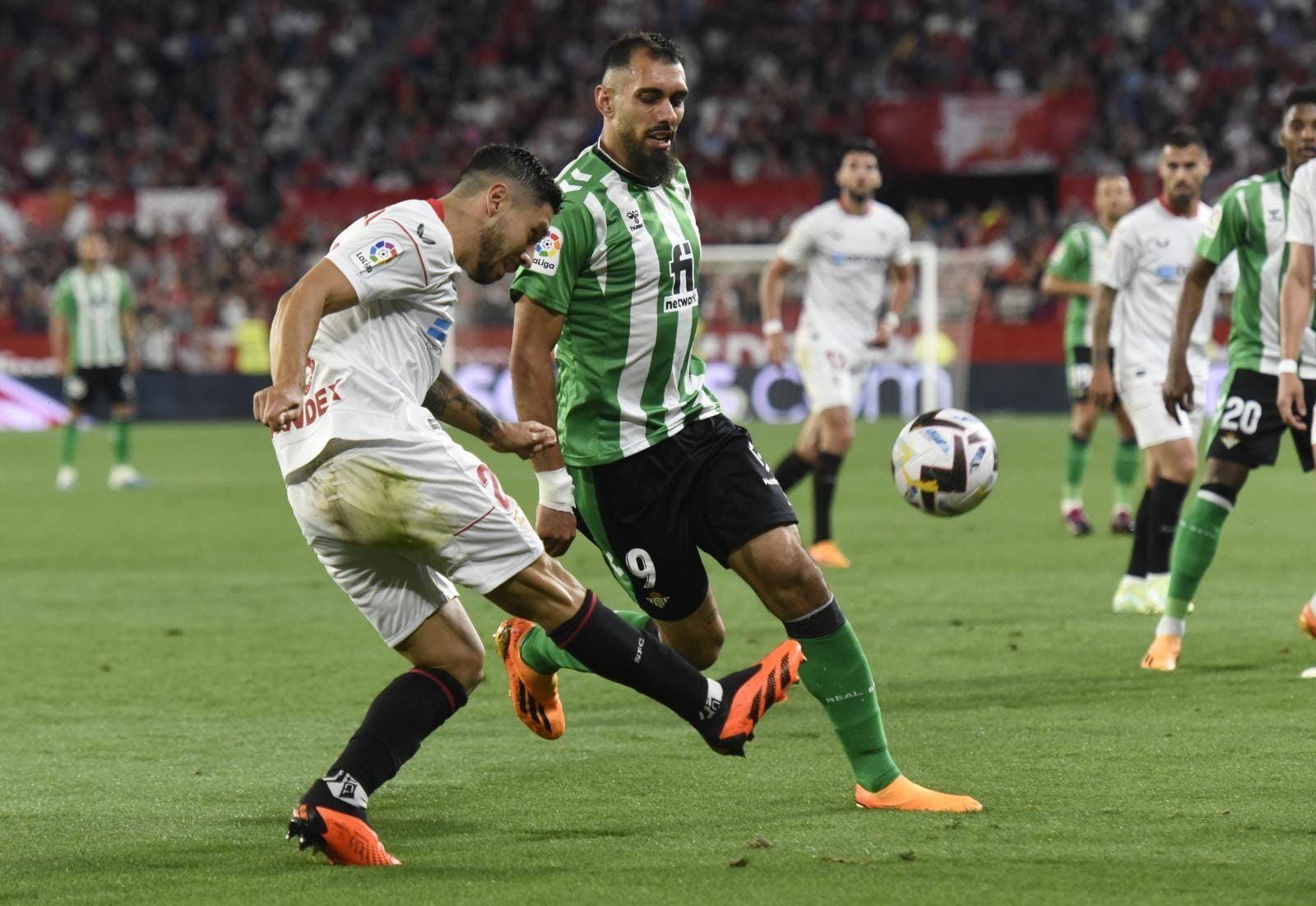  Borja Iglesias, en el derbi