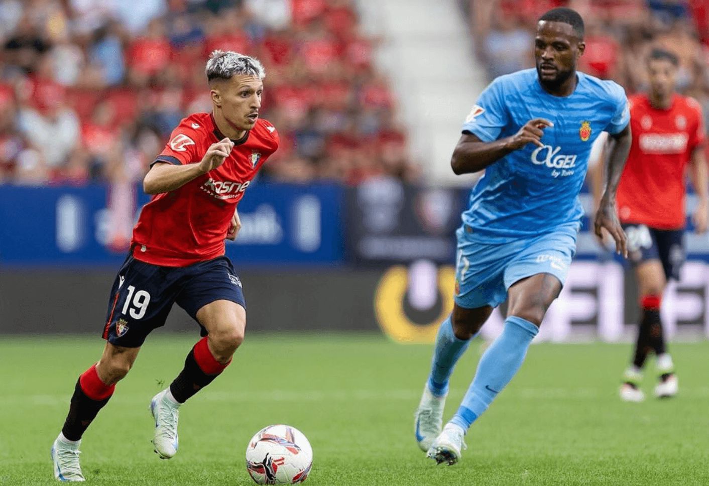 Bryan Zaragoza, con el CA Osasuna (Foto: Instagram brryann10).