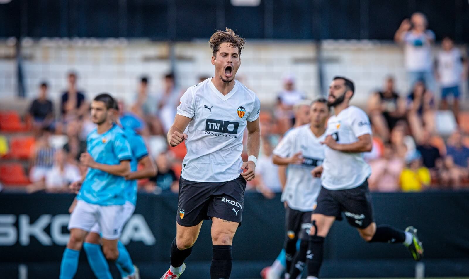 Canós celebra el 1-2 ante el Castellón